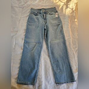 Old Navy Light Wash Women’s Straight-Leg Jeans - Classic Denim